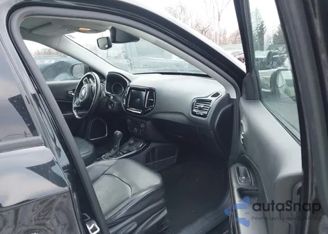 2020 Jeep Compass Limited 4X4 z USA, uszkodzony, nr VIN 3C4NJDCB2LT130232